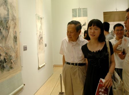 Exhibition of China Art in 60 Years opens gratis to public
