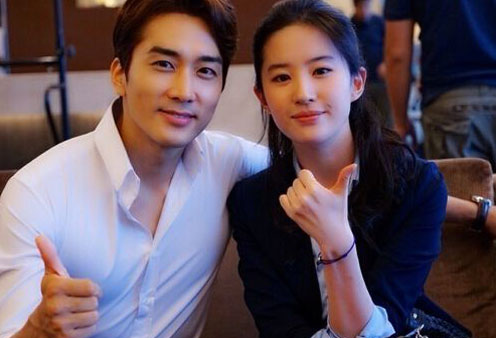 Song Seung-heon and Liu Yifei confirm relationship