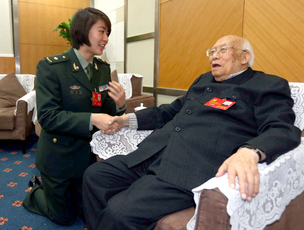 The seven-day 18th National Congress of the CPC that unveiled on Thursday at the Great Hall of the People in Beijing has attracted media attention from home and abroad. Setting the tone