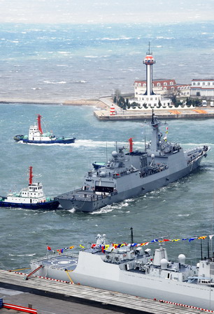 Fleets gather to salute navy's 60th anniversary