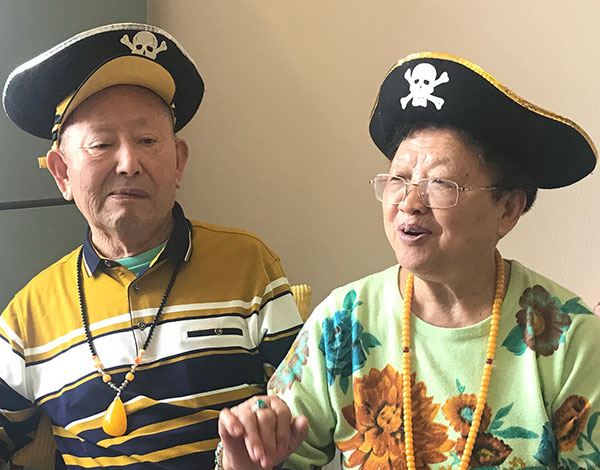 An elderly couple find fame in livestreaming