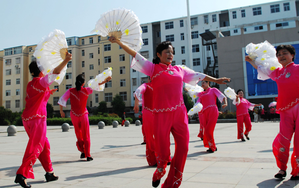河南潢川開展多種活動喜迎“十八大”