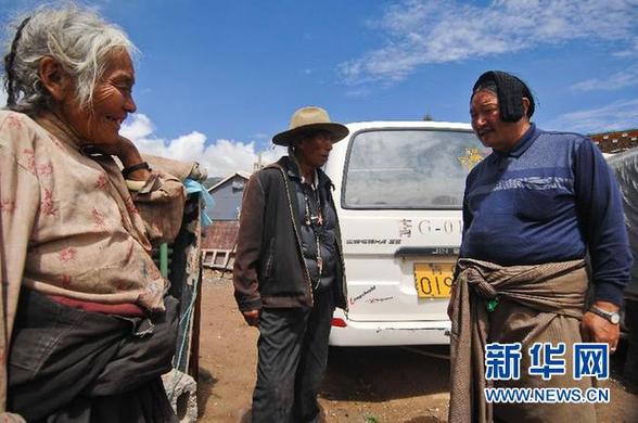 才哇:玉樹地震廢墟上不屈的康巴鐵漢