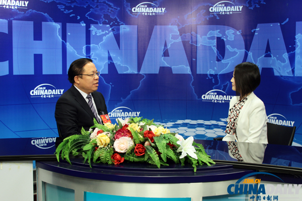 中國日報網專訪十八大代表、貴州省委常委、副省長秦如培[圖]