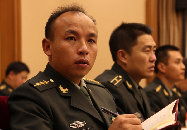 十八大解放軍代表熱議國防和軍隊建設科學發展新變化