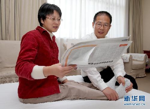 輪椅上的十八大代表——侯晶晶