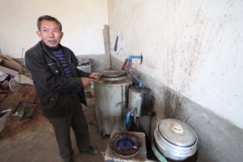 云南巧家農民發明節能減排環保多功能凈煙灶獲國家專利