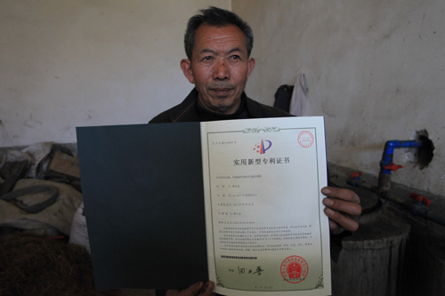 云南巧家農民發明節能減排環保多功能凈煙灶獲國家專利