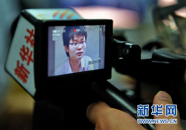 “犀利收碗哥”:貧寒大學生演繹精彩自強人生