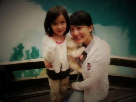 九寨溝最美小蘿莉爆紅 網友集呼“被秒殺”