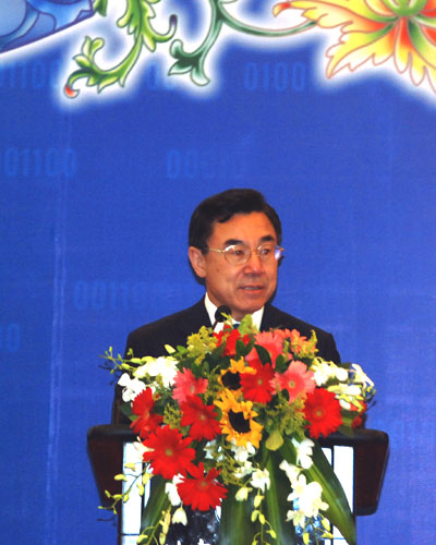 黃友義主持會議