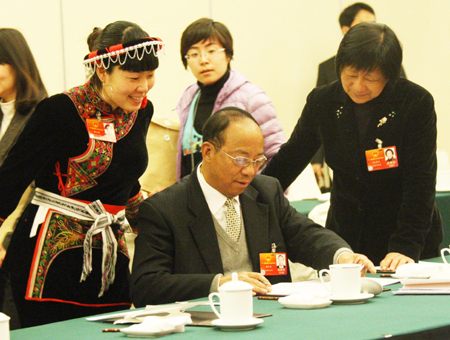 中共中央政治局常委、中央紀委書記賀國強看望人大福建代表團（組圖）