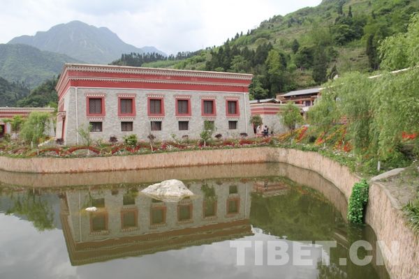 四川阿壩三江：從殘垣斷壁到水鄉(xiāng)藏寨