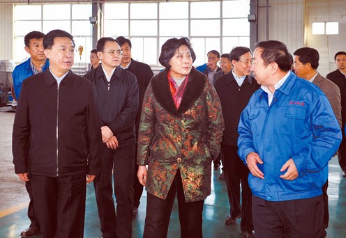 張建欣：保持經(jīng)濟(jì)社會平穩(wěn)發(fā)展 扎實開展教育實踐活動