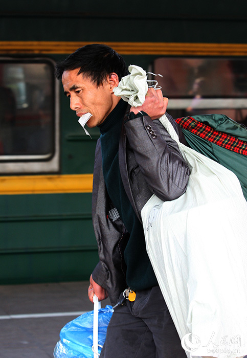 咬在嘴里的春運(yùn)