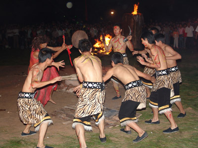 8月14日到云南楚雄彝人古鎮感受中國楚雄彝族火把節