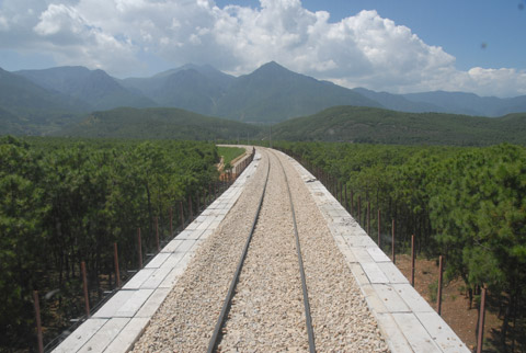 昆明鐵路局：加快鐵路建設 支持地方經濟社會發展