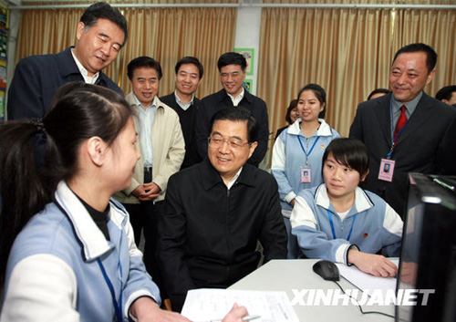 殷殷南粵情 切切話創新 胡錦濤在廣東珠海考察工作