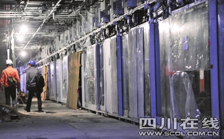 今年10月通車 成都駛入“地鐵元年”