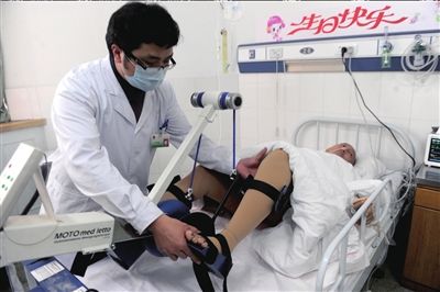 社會各界今為王長榮過病床上的生日