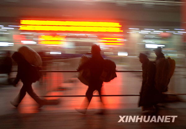 回家路上：2010年全國鐵路春運進行時（組圖）