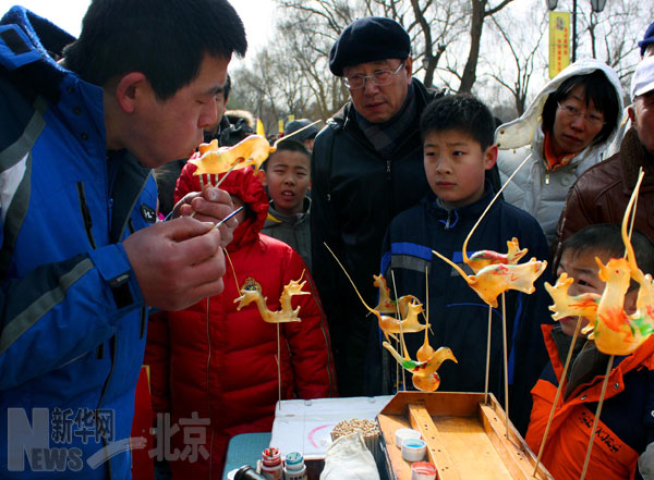 北京圓明園首屆皇家廟會(huì)拉開(kāi)帷幕