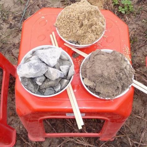 廣東化州農民用行為藝術抗議政府租地