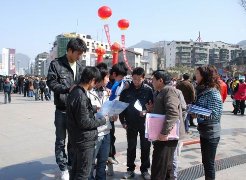 新聞?dòng)^察：二代農(nóng)民工入城要反客為主