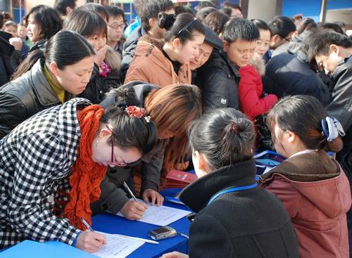 新聞?dòng)^察：二代農(nóng)民工入城要反客為主