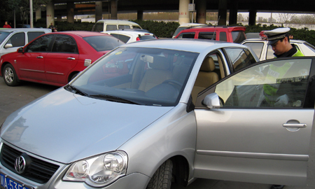 吸K粉大麻鬧市80碼飛車 成都首個