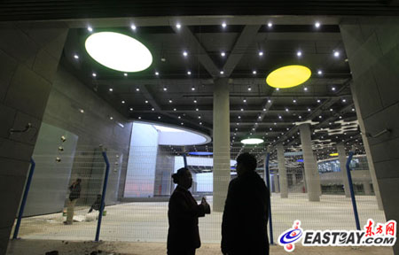 下了地鐵就能看世博 8號線耀華路站直通陽光谷