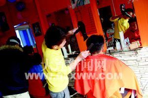 因房價工資上調 大連中小理發店價格翻倍