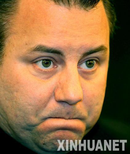 鄧華德史無前例高薪引爭議