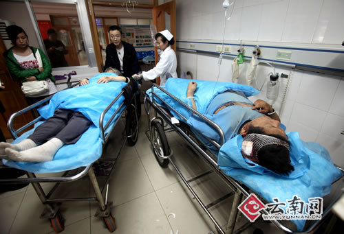 云南飯店裙樓拆除時倒塌砸傷5路人