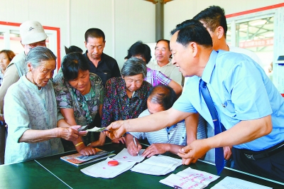 架起黨群“連心橋”——記內蒙古檢察官張章寶