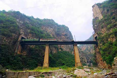 成昆鐵路：“神話”在這里延續(圖)