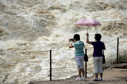 黃河壺口瀑布壯觀美景引游人