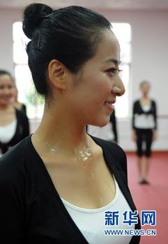 亞運(yùn)美女禮儀專業(yè)志愿者