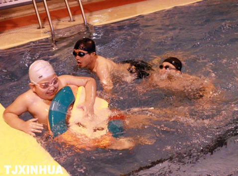 水上趣味游 快樂健身日