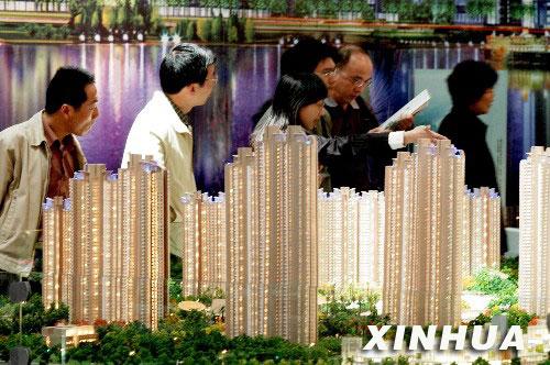 任志強呼吁數(shù)百開發(fā)商:配合政府 趕緊降價