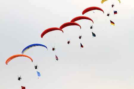 2010中國(guó)國(guó)際航空體育節(jié)表演精彩紛呈