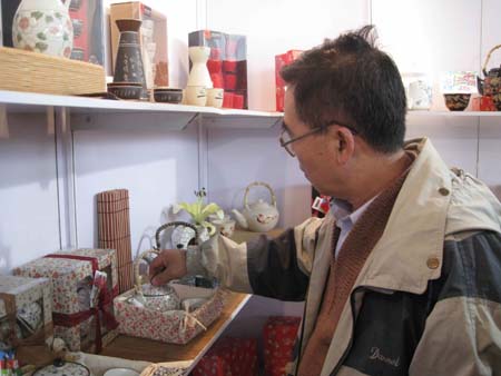 香港時尚購物展?jié)匣鸨M(jìn)行中