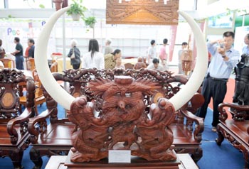 紅木家具:從“天價”暴跌到“地價”的背后