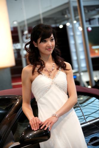 中國模特收入大揭秘 頂級車模每分鐘賺10元(圖)