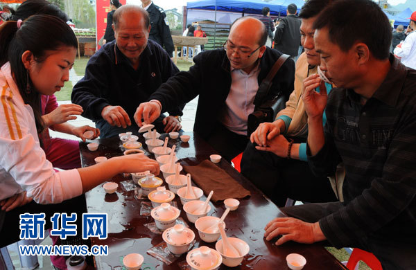 十萬天價大紅袍:又一杯“苦茶”?