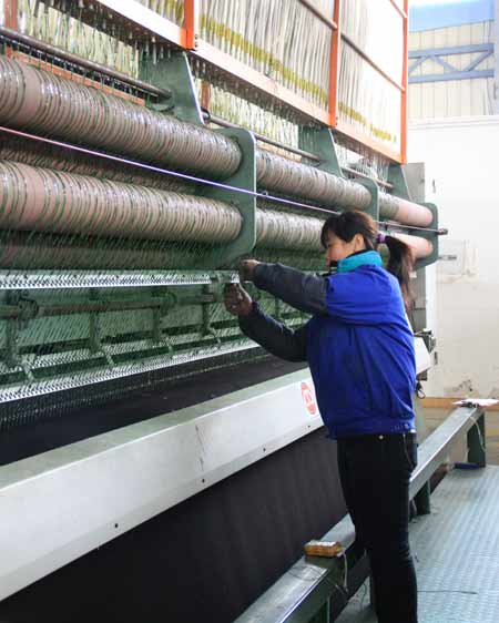 泰山體育集團加班生產出口產品