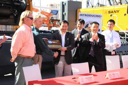 中國工程機械產品在美國國際工程機械展廣受歡迎