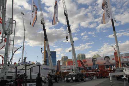 中國工程機械產品在美國國際工程機械展廣受歡迎