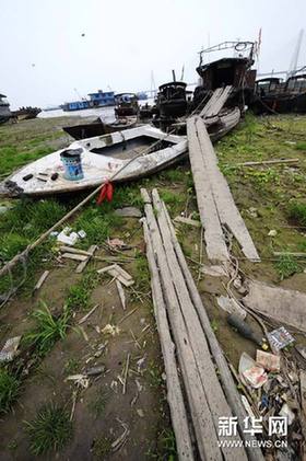 洞庭湖區(qū)發(fā)生嚴(yán)重春旱 44萬(wàn)余人飲水受影響(圖)