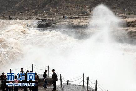 黃河壺口瀑布再現
